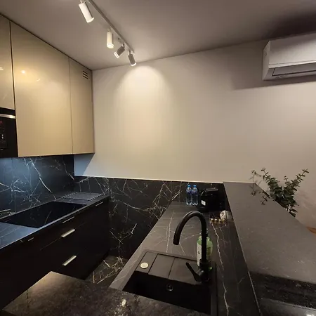 Ceglana Park- Piękne Osiedle- Nowe Luksusowe Mieszkanie Z Biurkiem