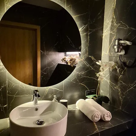 Apartment Ceglana Park- Piekne Osiedle- Nowe Luksusowe Mieszkanie Z Biurkiem