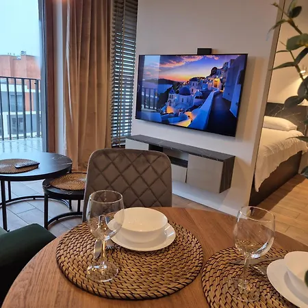 Ceglana Park- Piekne Osiedle- Nowe Luksusowe Mieszkanie Z Biurkiem Apartment *