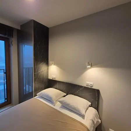 Apartment Ceglana Park- Piekne Osiedle- Nowe Luksusowe Mieszkanie Z Biurkiem *