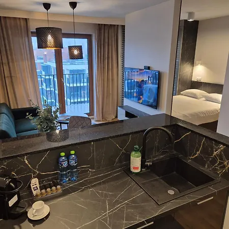 Ceglana Park- Piekne Osiedle- Nowe Luksusowe Mieszkanie Z Biurkiem Apartmán