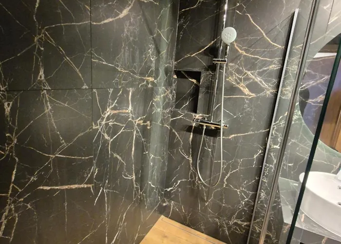 Ceglana Park- Piękne Osiedle- Nowe Luksusowe Mieszkanie Z Biurkiem Apartament